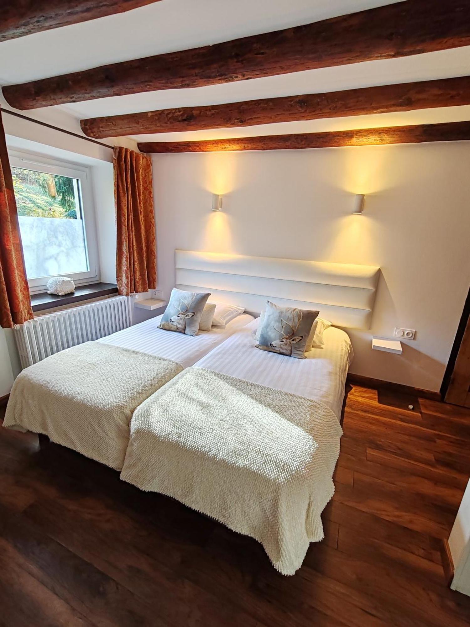 Domaine De L'Olifant Bed and Breakfast Champanges Buitenkant foto
